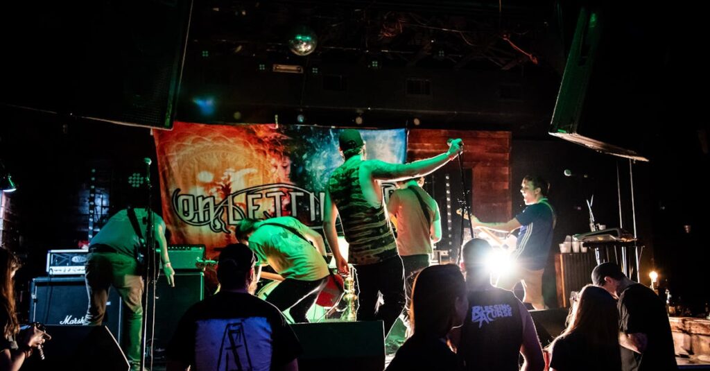 ギター初心者セットに含まれる付属品一式（チューナー、ピック、アンプなど）をテーブルに並べた写真