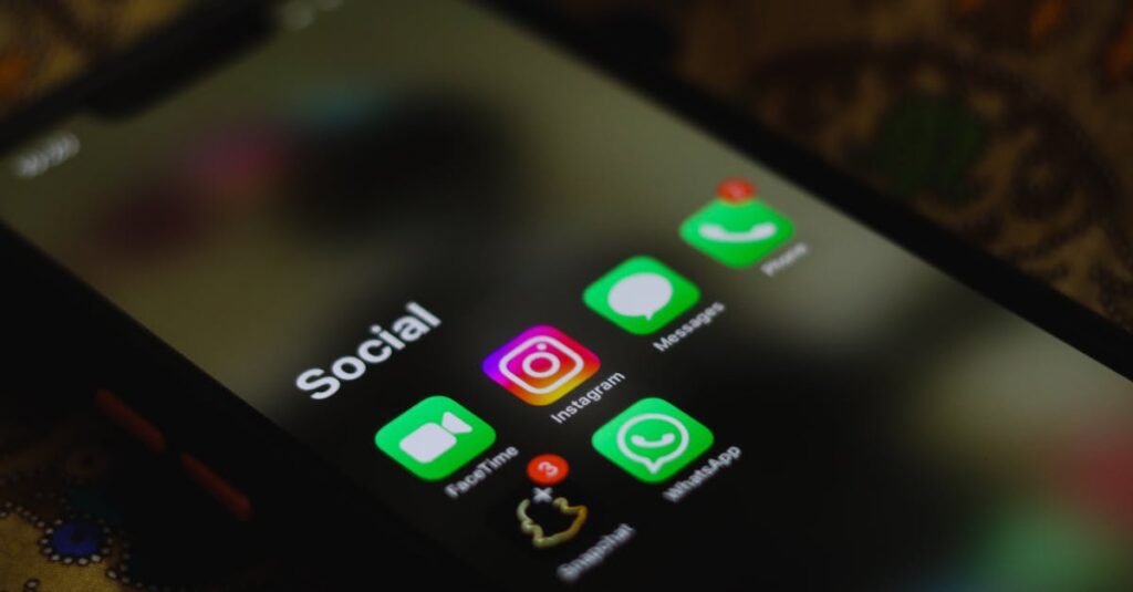 スマホアプリと物理チューナーを比較している図。使い分けのポイントを解説している。