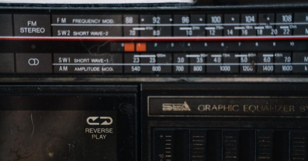 安価なチューナーに起因するトラブルの例。音程のズレや壊れやすさなどを図解。