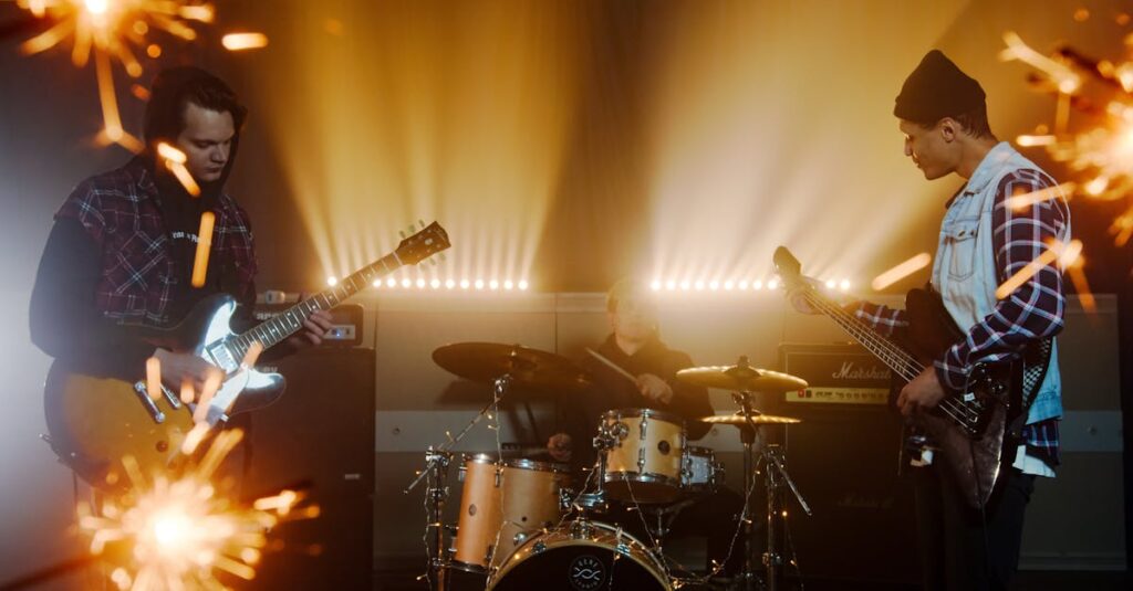 ギター初心者セットに含まれる付属品一式(チューナー、ピック、アンプなど)をテーブルに並べた写真