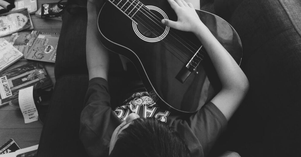 有料版と無料版のチューナーアプリの違いを比較するUI画面の例。