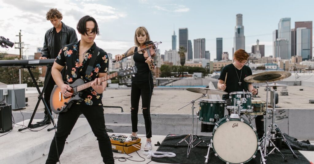 KORG Pitchclip 2をギターに装着した様子。小型で高性能なクリップ型チューナー。