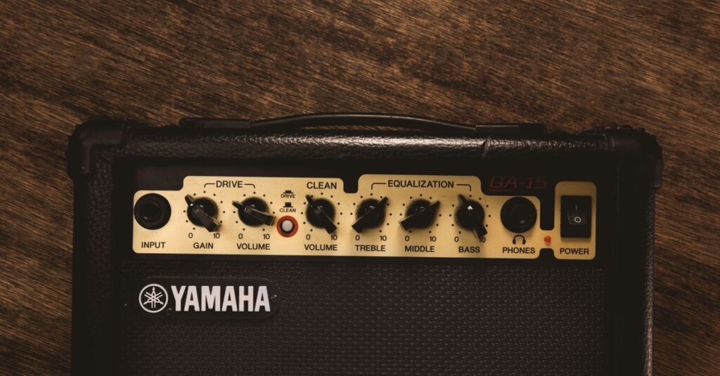 小型ギターアンプの特徴や活用シーンを紹介するイメージ画像