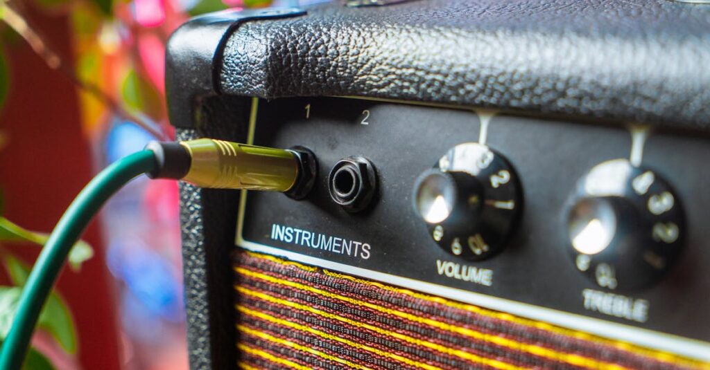 ギターケーブルの価格帯ごとの特徴を比較した図表。初心者向けからプロ仕様までの違いが一目でわかる。